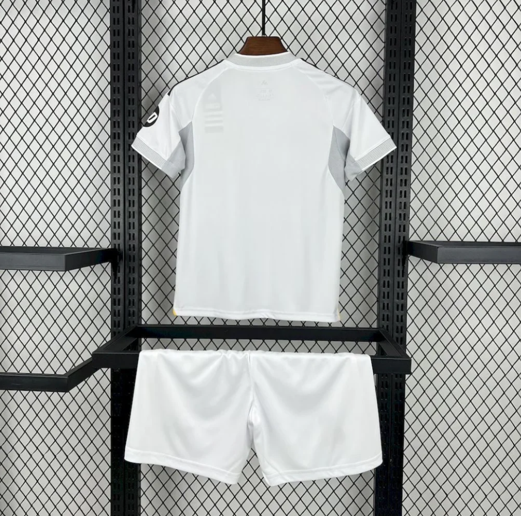 Kit Enfant Real Madrid 2025-26